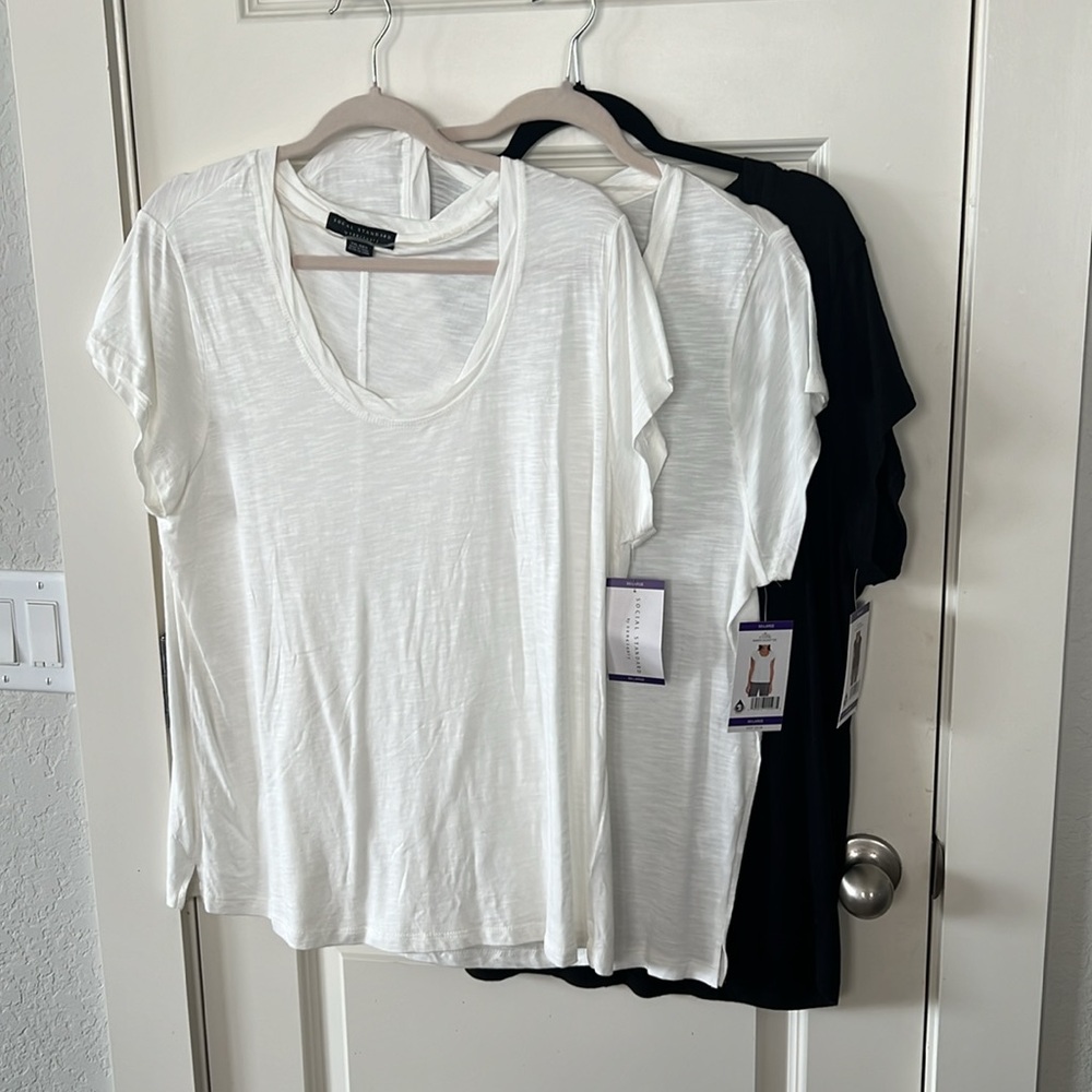 Social Standards Amber Scoop Tee XXL. 3 Tees for the price of one.